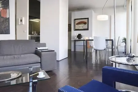 Large And Beautiful Apartment#opera